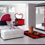Kırmızı beyaz yatak odası dekorasyonu