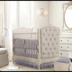 Mavi kapitoneli bebek odası dekorasyonu