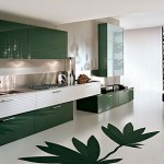 Yeşil ve beyaz desenli kelebek mutfak modeli