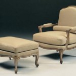 Klasik açık krem renkli italyan tasarım koltuk modeli